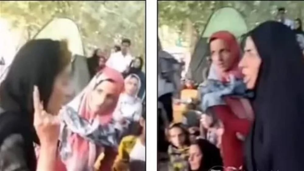 بالفيديو.. امرأة تعتدي بالضرب على حامل بسبب الحجاب
