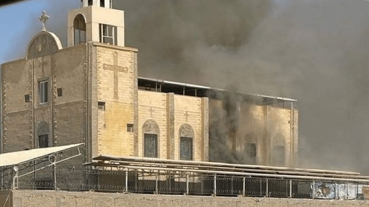 لهو طفلين وراء حريق كنيسة في مصر