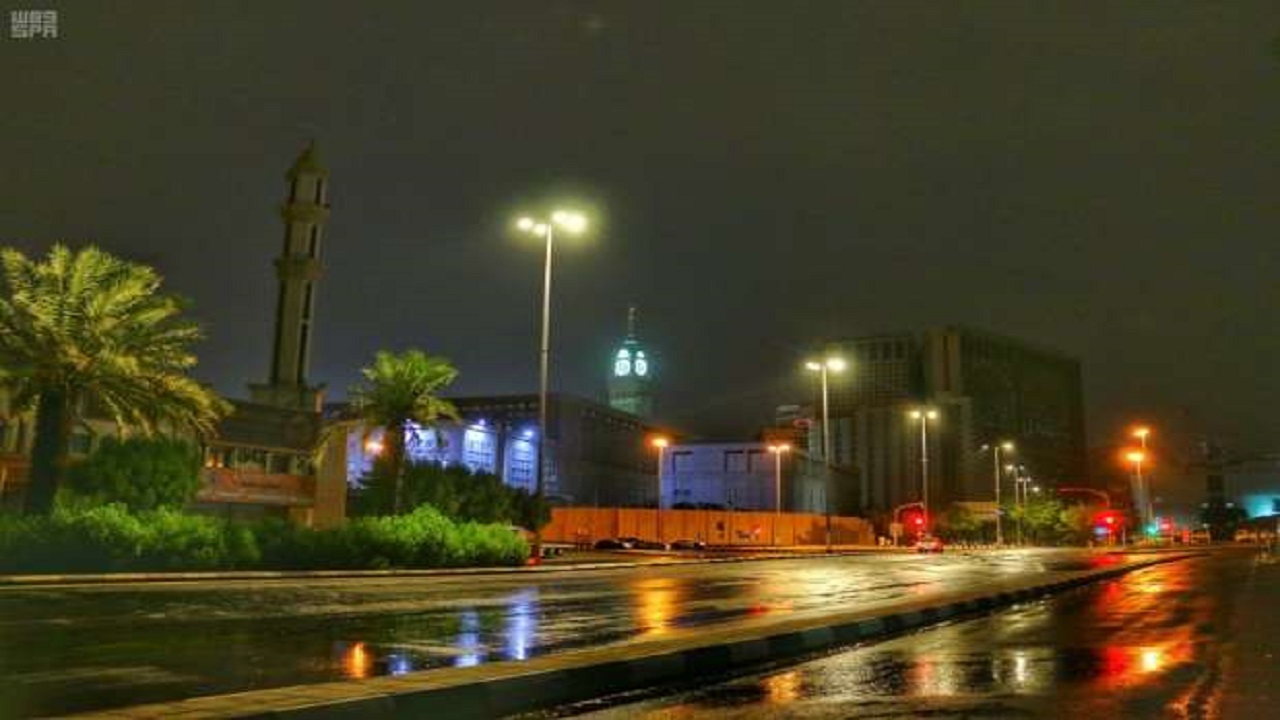 تنبيه بأمطار رعدية وأتربة مثارة على مكة والمدينة حتى الـ 7 مساءً