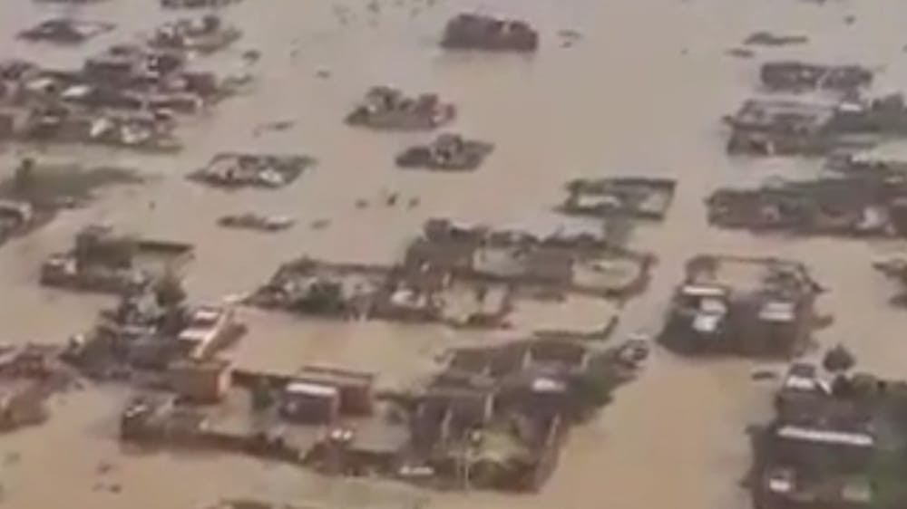 شاهد.. لقطات جوية لسيول السودان بعد تدميرها المنازل