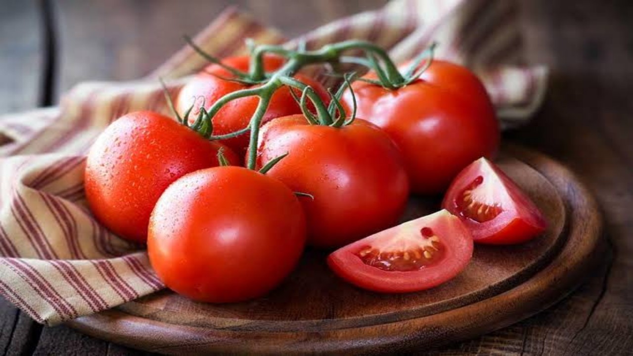 أبرز أضرار الإكثار من تناول الطماطم