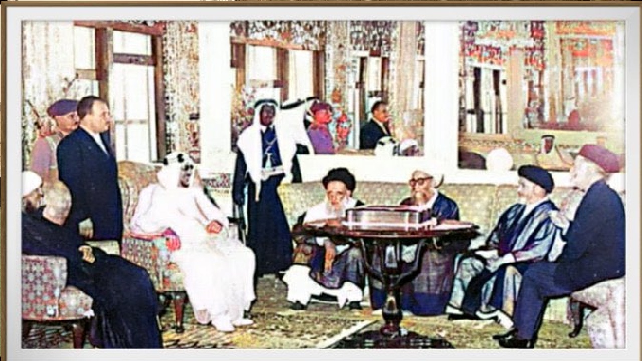 صورة نادرة للملك سعود خلال زيارته لإيران قبل 67 عاما