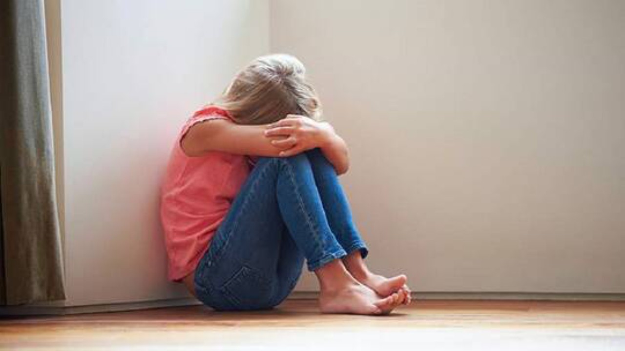 ” أخصائية”  تكشف أعراض الإكتئاب لدى الأطفال وأسبابه