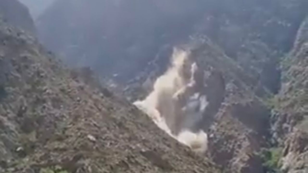 بالفيديو.. انهيارات صخرية في بعض جبال الباحة إثر هزة أرضية