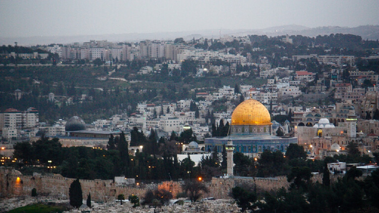 الاحتلال الإسرائيلي يسمح باقتحام المسجد الأقصى وباحاته