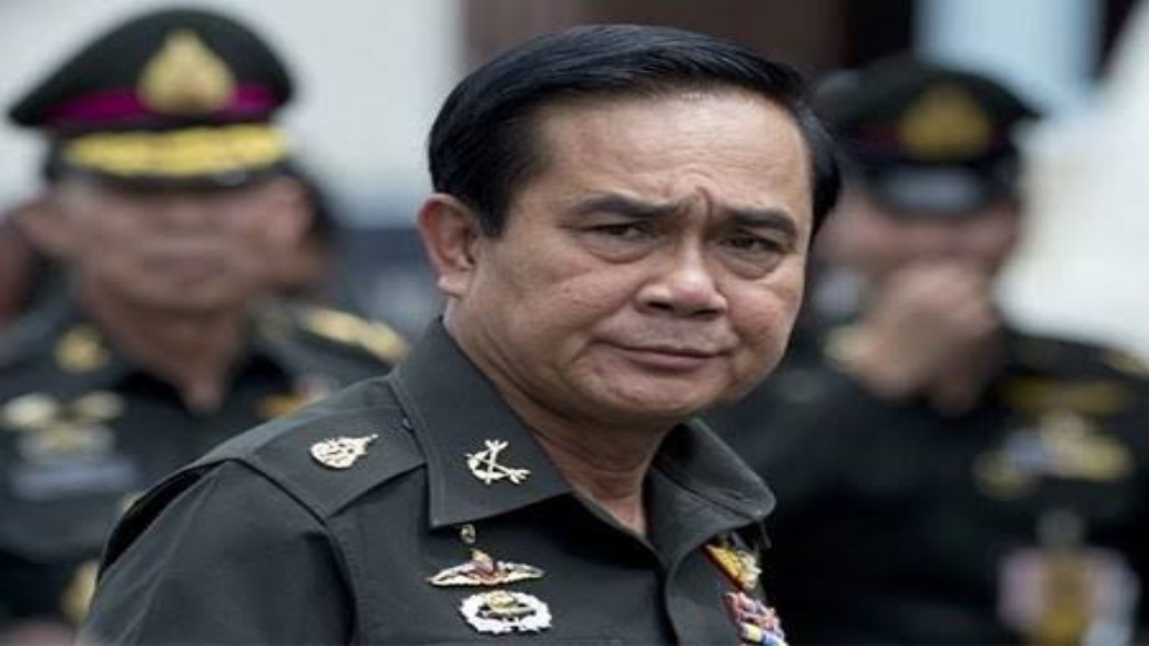 إيقاف زئيس وزراء تايلاند عن العمل