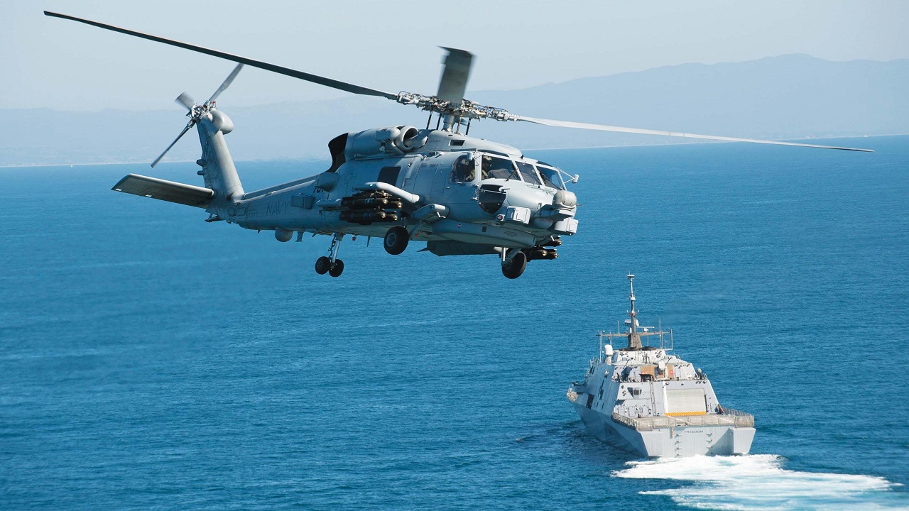 القوات البحرية تشارك بقطع بحرية وطائرات عامودية في اليوم الوطني