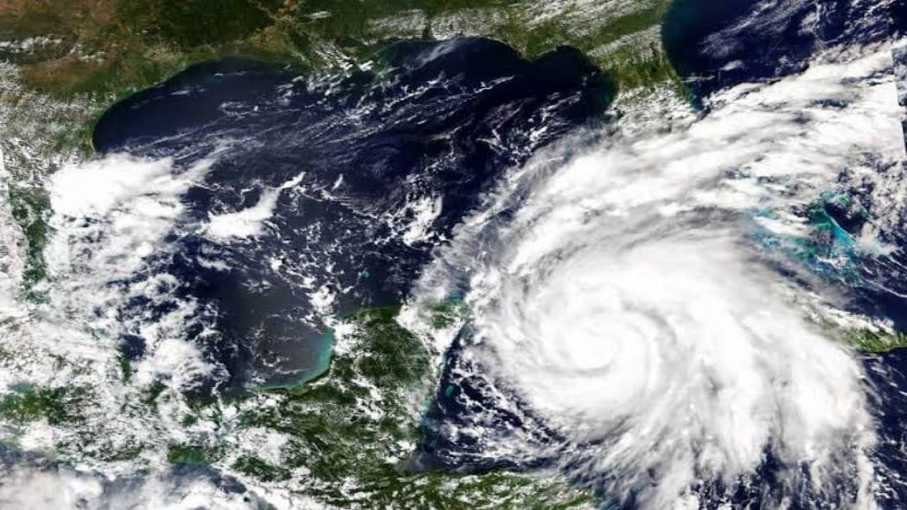 المركز ‎الأمريكي للأعاصير: ‎إعصار إيان وصل ‎فلوريدا وتسبب في فيضانات كارثية