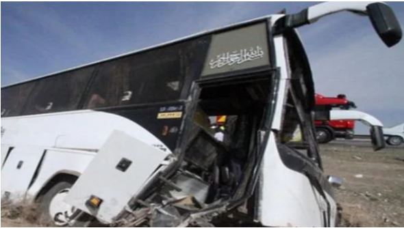 إصابة اثنين في حادث مروري بين حافلة وشاحنة على طريق &#8220;الرياض &#8211; القصيم&#8221;