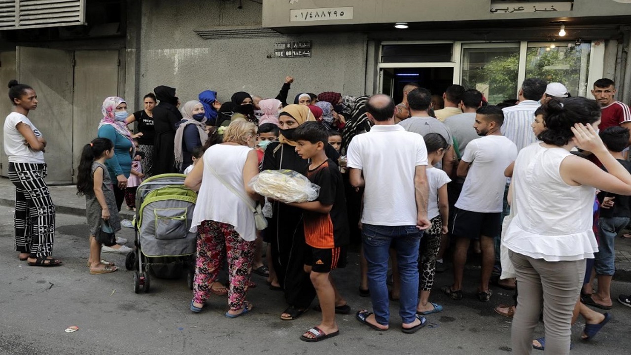 لبنان تواجه أزمة خبز جديدة بعد خفض حصة الأفران