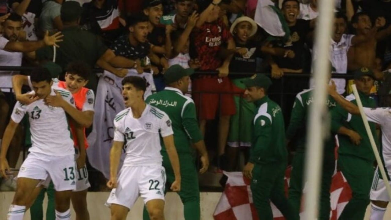 بالفيديو.. مشاجرة عنيفة بين لاعبي الجزائر والمغرب في نهائي كأس العرب للناشئين