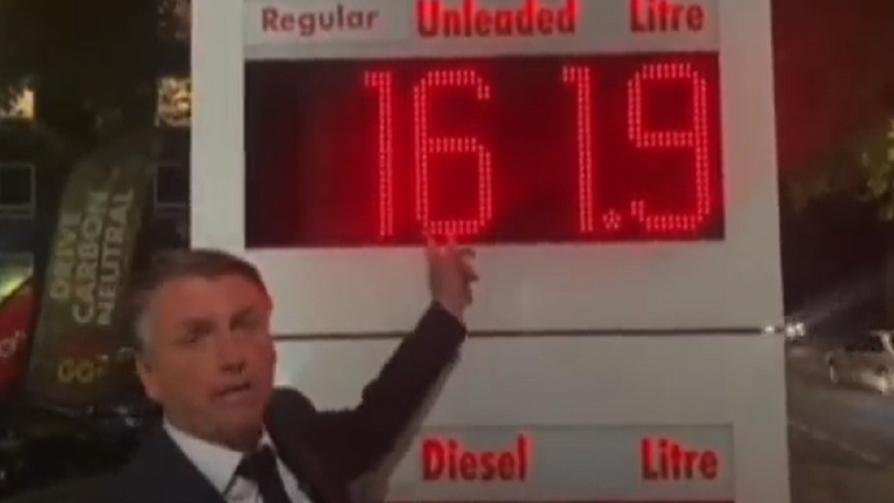 فيديو.. صدمة رئيس البرازيل من أسعار البنزين في بريطانيا