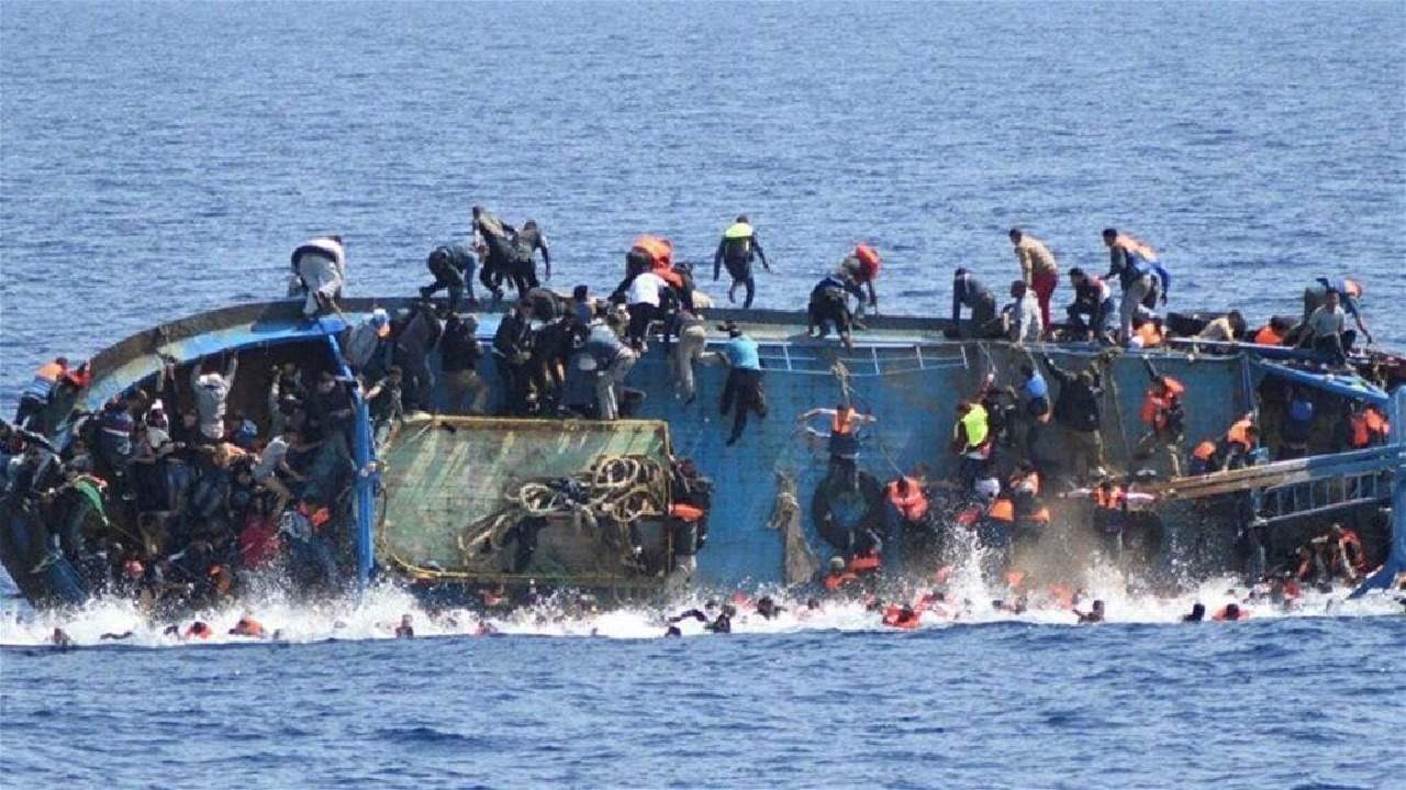 لبنان يعلن توقيف المسؤول عن تهريب قارب المهاجرين