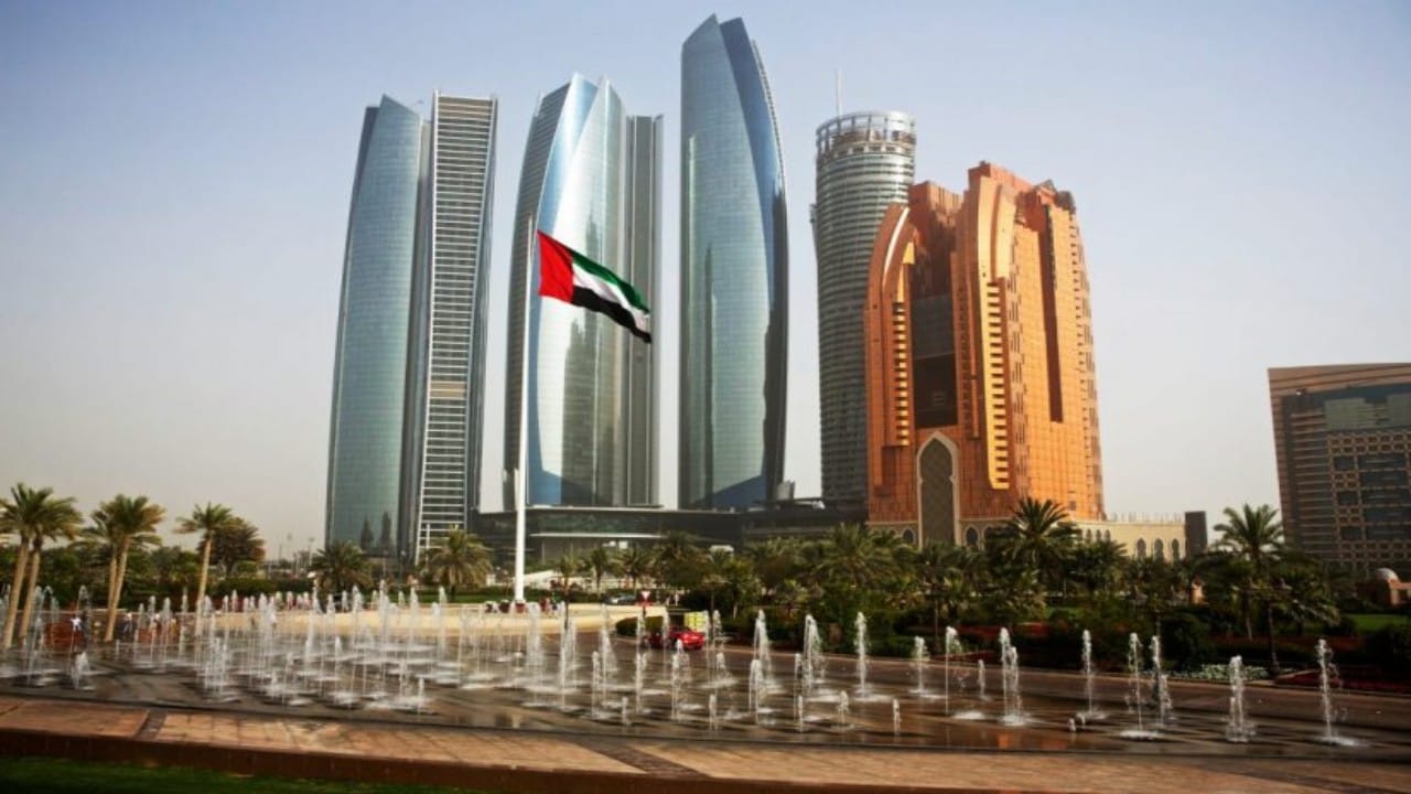 شروط الحصول على تأشيرة سياحية لمدة 5 سنوات في الإمارات