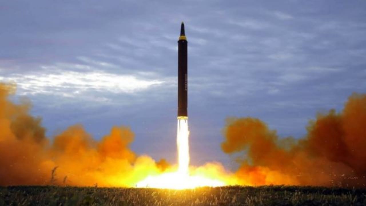 نائب بريطاني يكشف موعد استخدام الأسلحة النووية