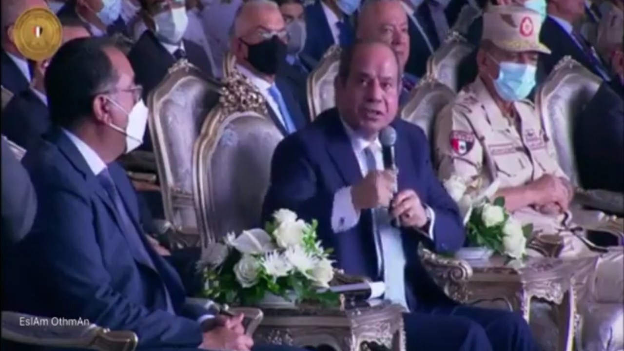 السيسي: الأشقاء في الخليج دعموا مصر بالمشتقات البترولية ولولا هذا الدعم مكنتش الدولة هتكمل (فيديو)