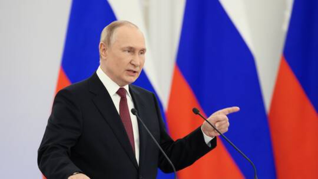 بوتين : روسيا لا تقبل فكرة الجنس الثالث