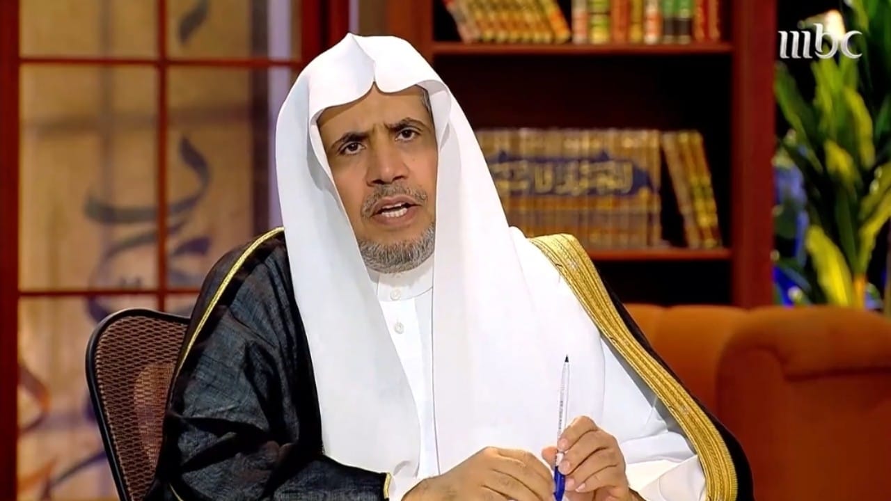رئيس هيئة علماء المسلمين يحذر من الوقوع فريسة لكاذبٍ في مواقع التواصل