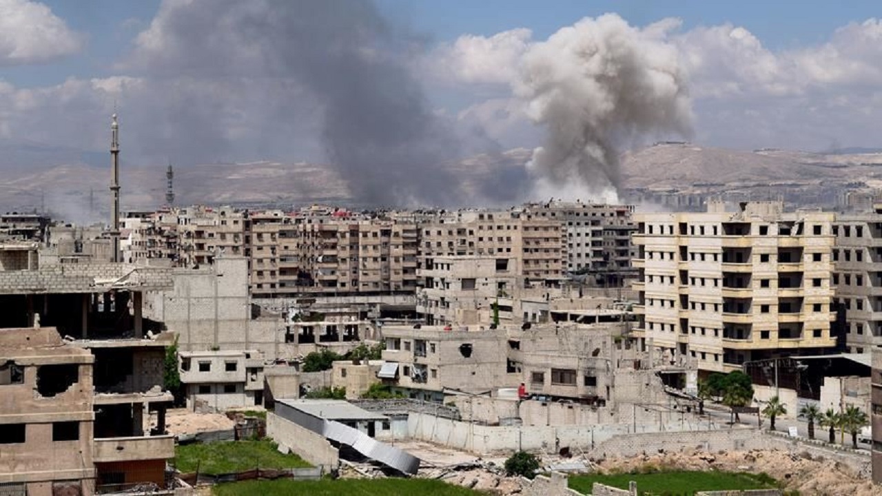 هجوم بأسلحة رشاشة يصيب مدنيين وشرطيين بسوريا