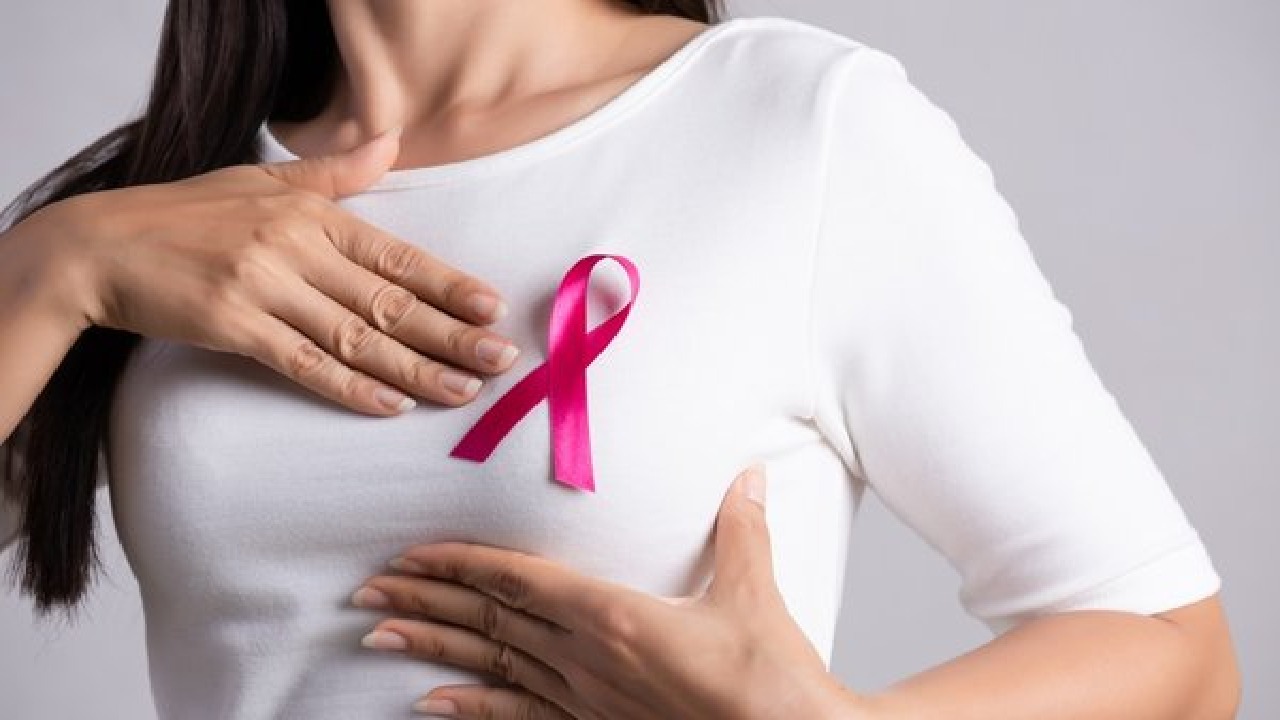 علامات تكشف الفرق بين سرطان الثدي والكيس الدهني