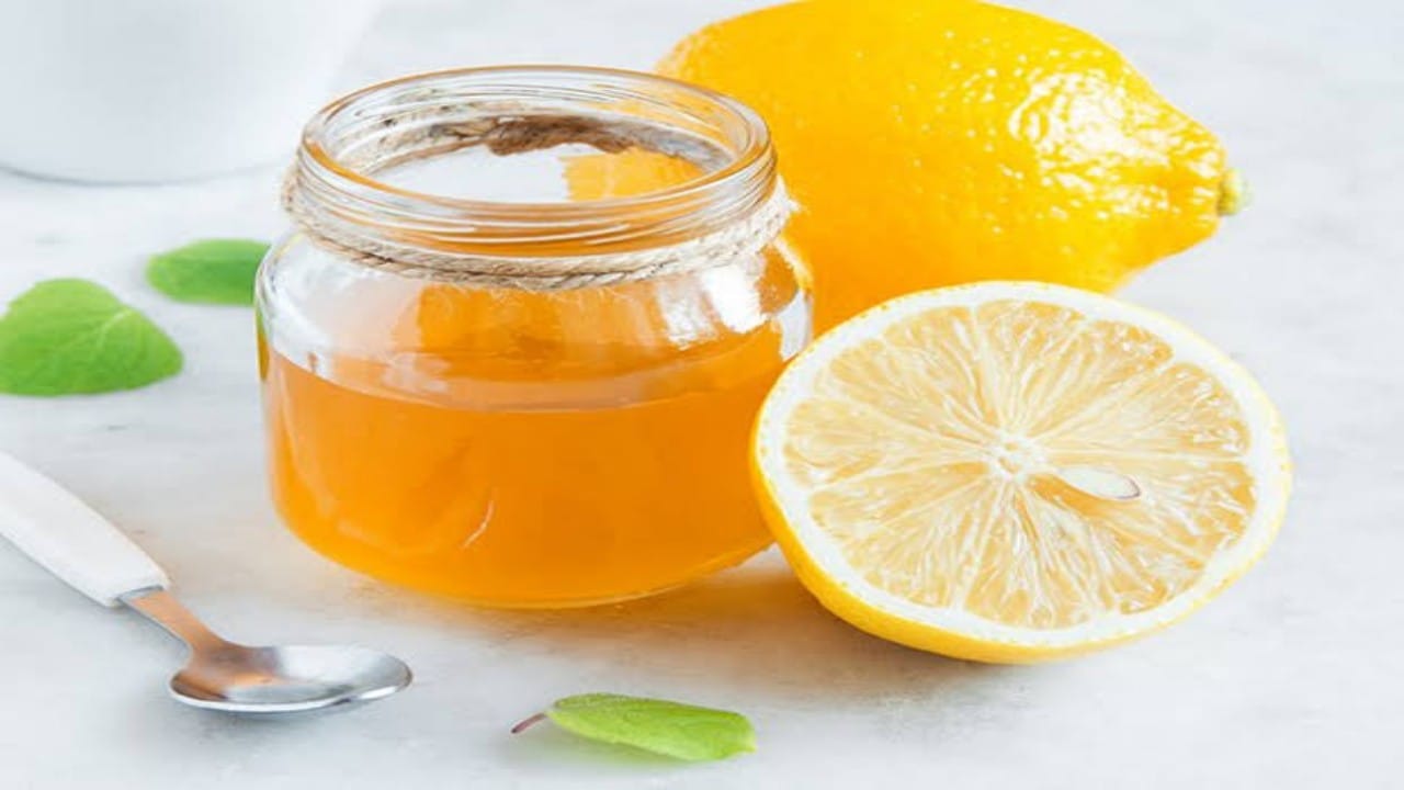 هل مشروب العسل مع الخل وعصير الليمون يفتح الأوعية المسدودة؟.. طبيب يوضح