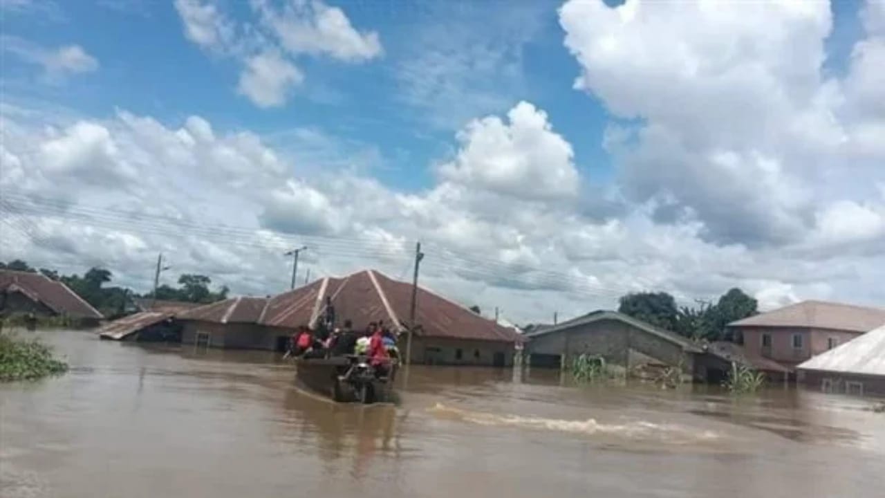 الفيضانات تجتاح 27 ولاية في نيجيريا