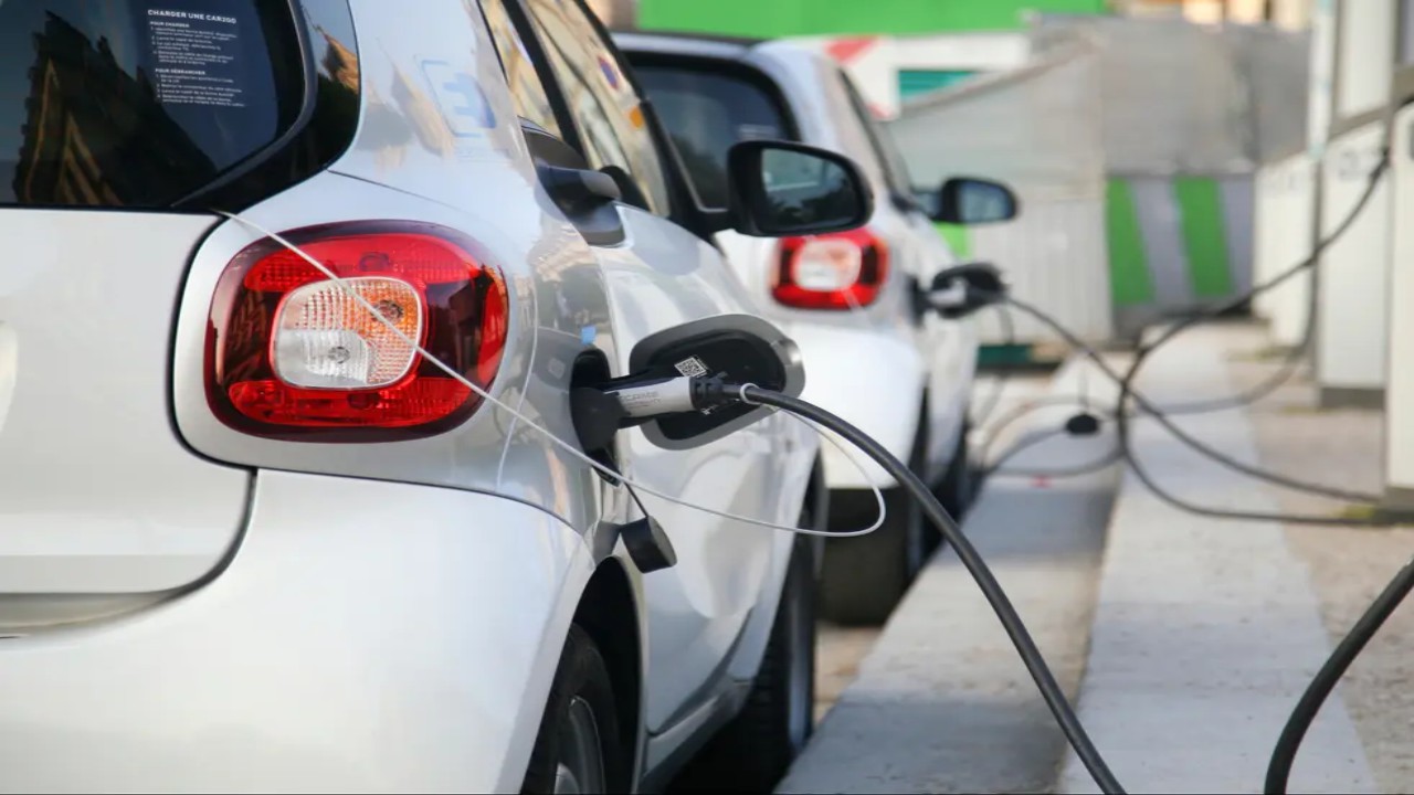 أوروبا تحظر بيع سيارات البنزين بحلول 203‪5