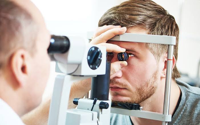 أداة لفحص العيون تكشف عن أمراض القلب في دقيقة