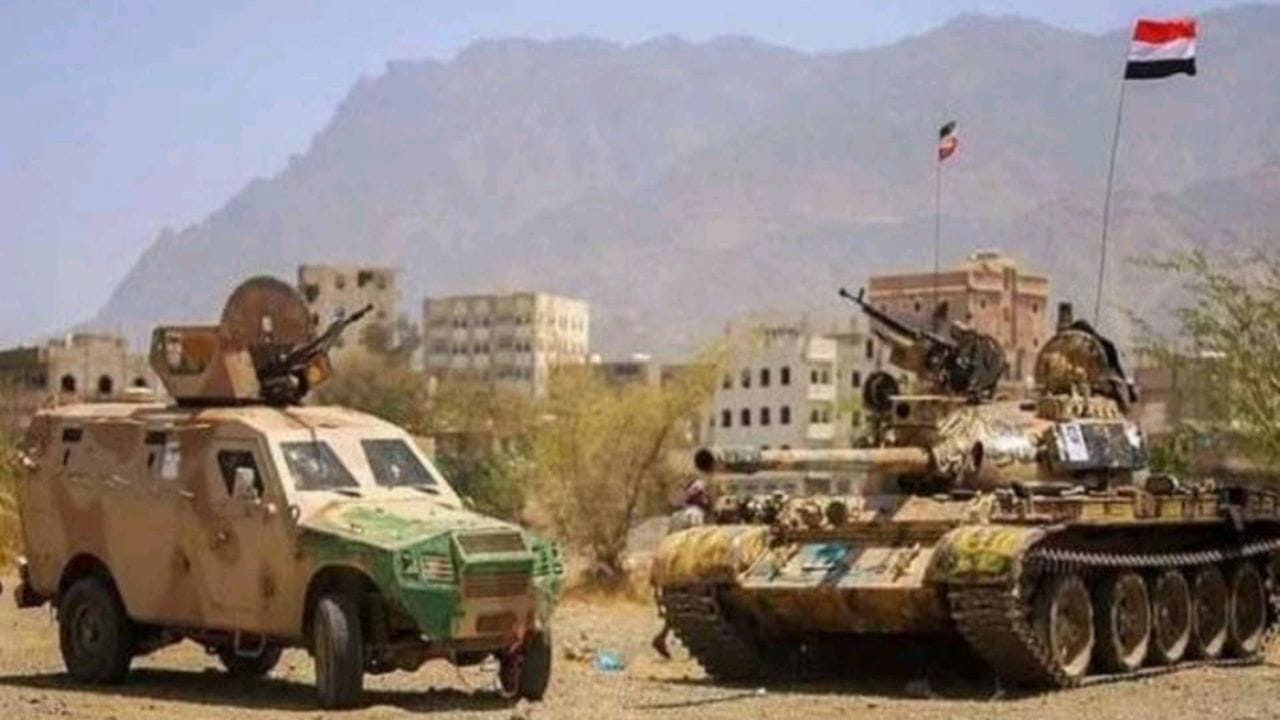 بمساعدة الحرس الثوري الإيراني.. إجراء الحوثيون تجربة لإطلاق صاروخ مضاد للسفن