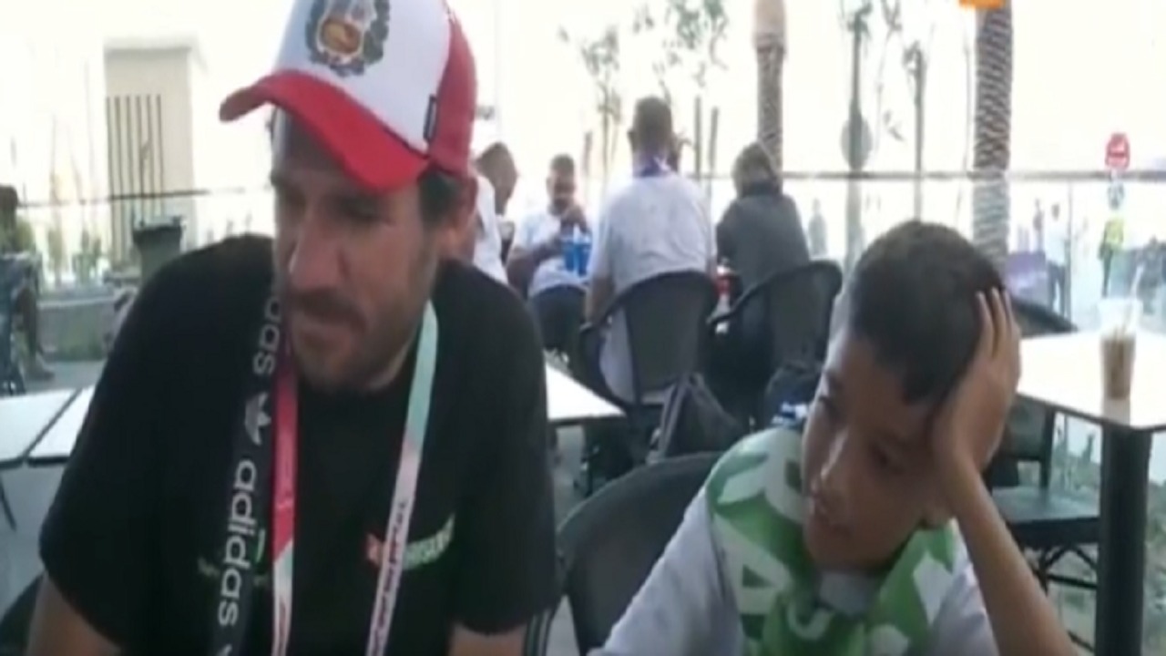فيديو..طفل سعودي يخطف الأنظار بلقاءه مع قناة بيروفية