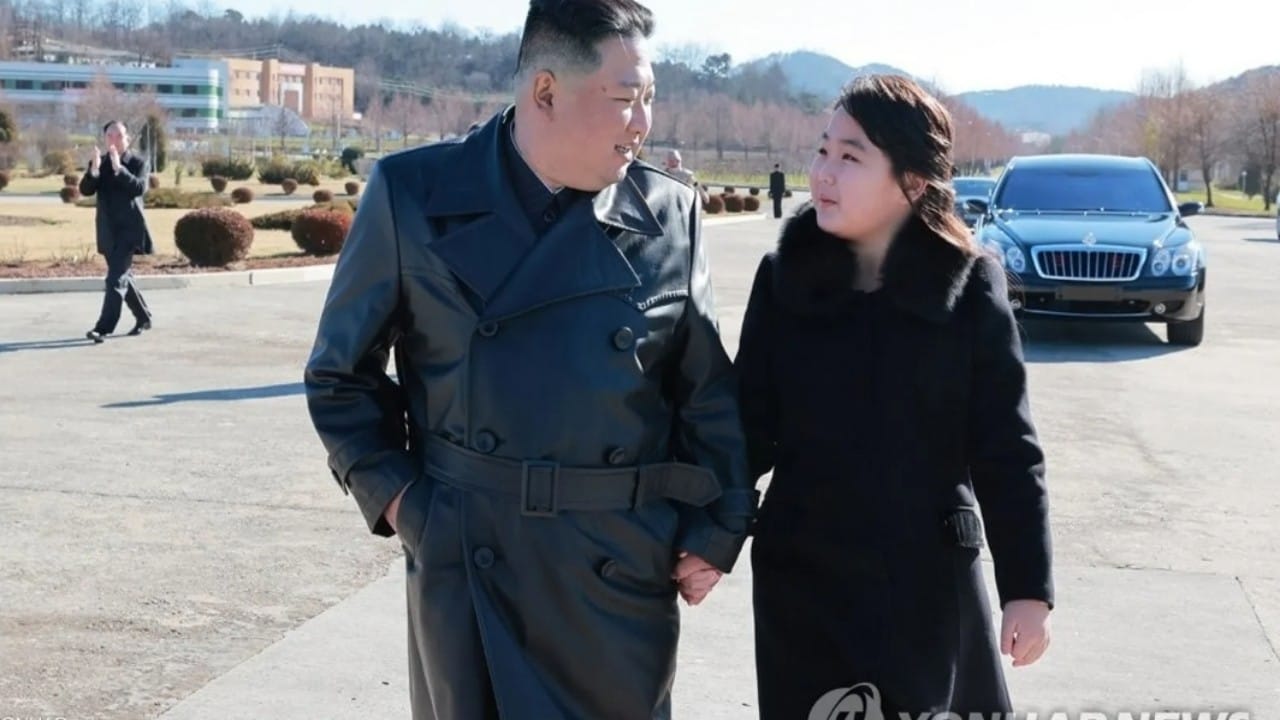 بالصور.. ابنة زعيم كوريا الشمالية تظهر من جديد