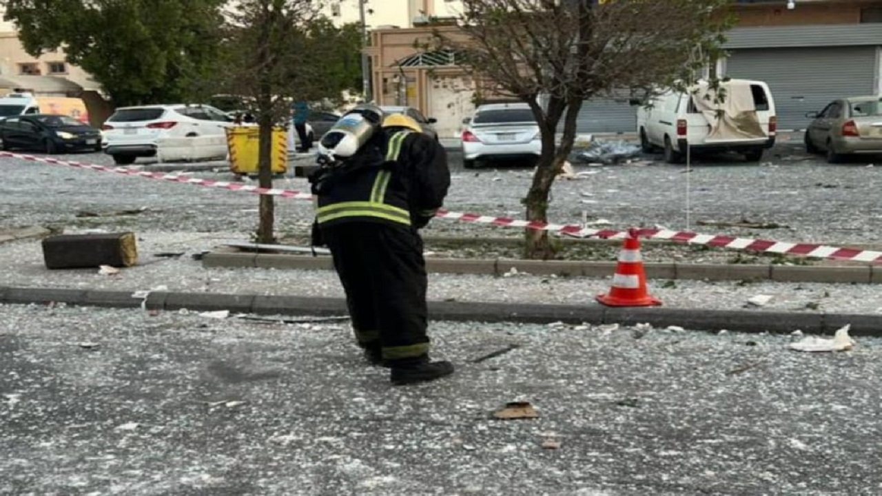 إصابة شخصين في حريق مطعم بحي النسيم.. والدفاع المدني يسيطر