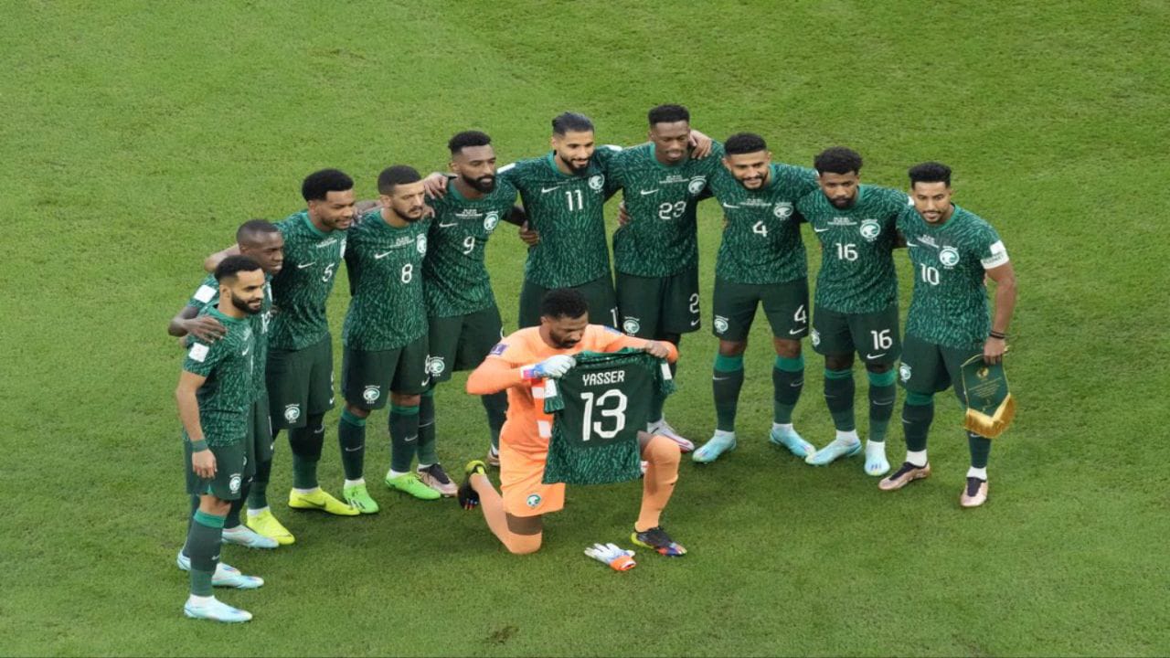 لاعبو المنتخب الوطني يوجهون رسالة دعم لـ الشهراني قبل لقاء بولندا