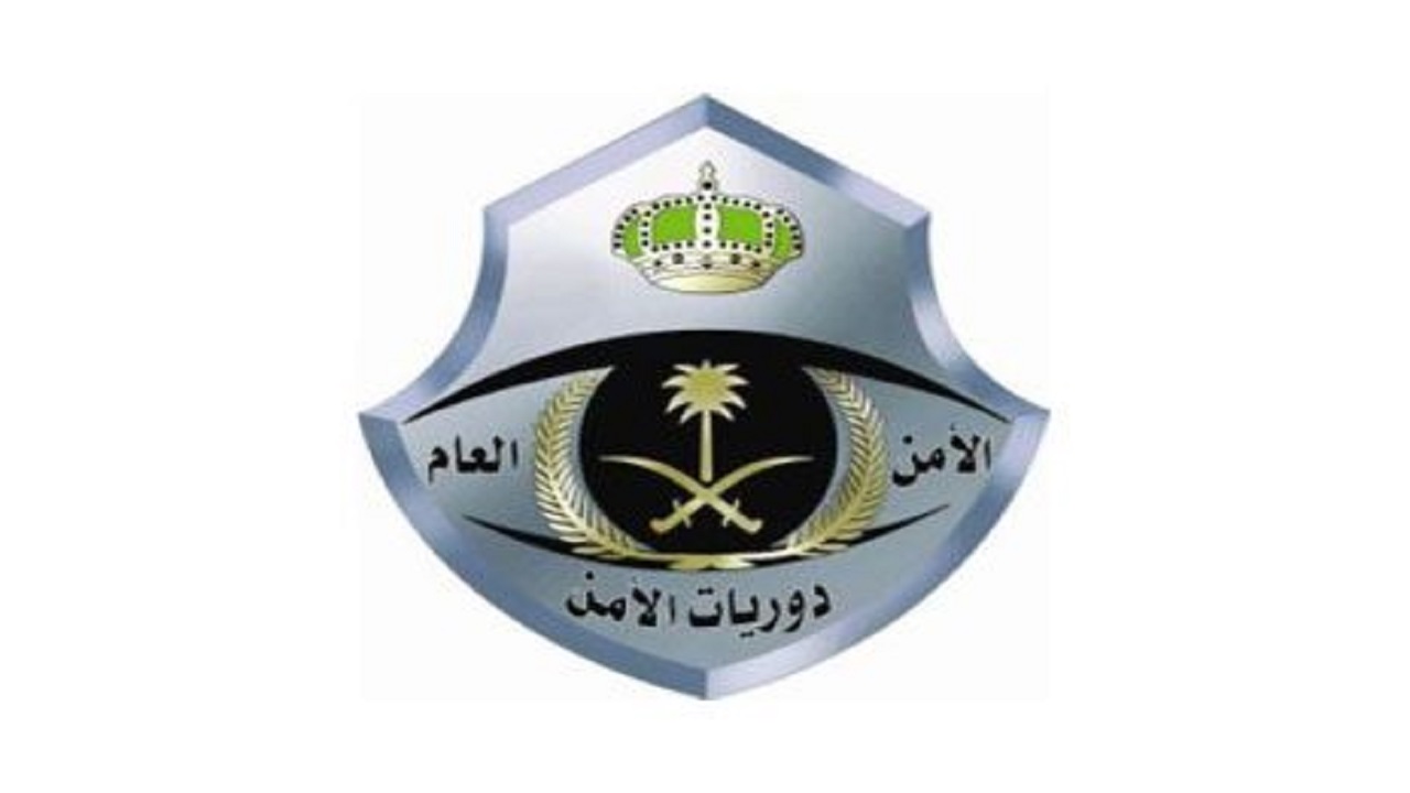 دوريات الأمن بمحافظة صبيا تقبض على مقيم لنقله 9 مخالفين لنظام أمن الحدود