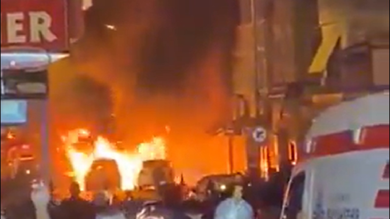 بالفيديو .. انفجار سيارة مفخخة في إسطنبول