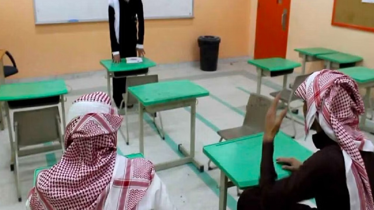 فتح تحقيق في واقعة تعدي طالب على وكيل مدرسة في جدة