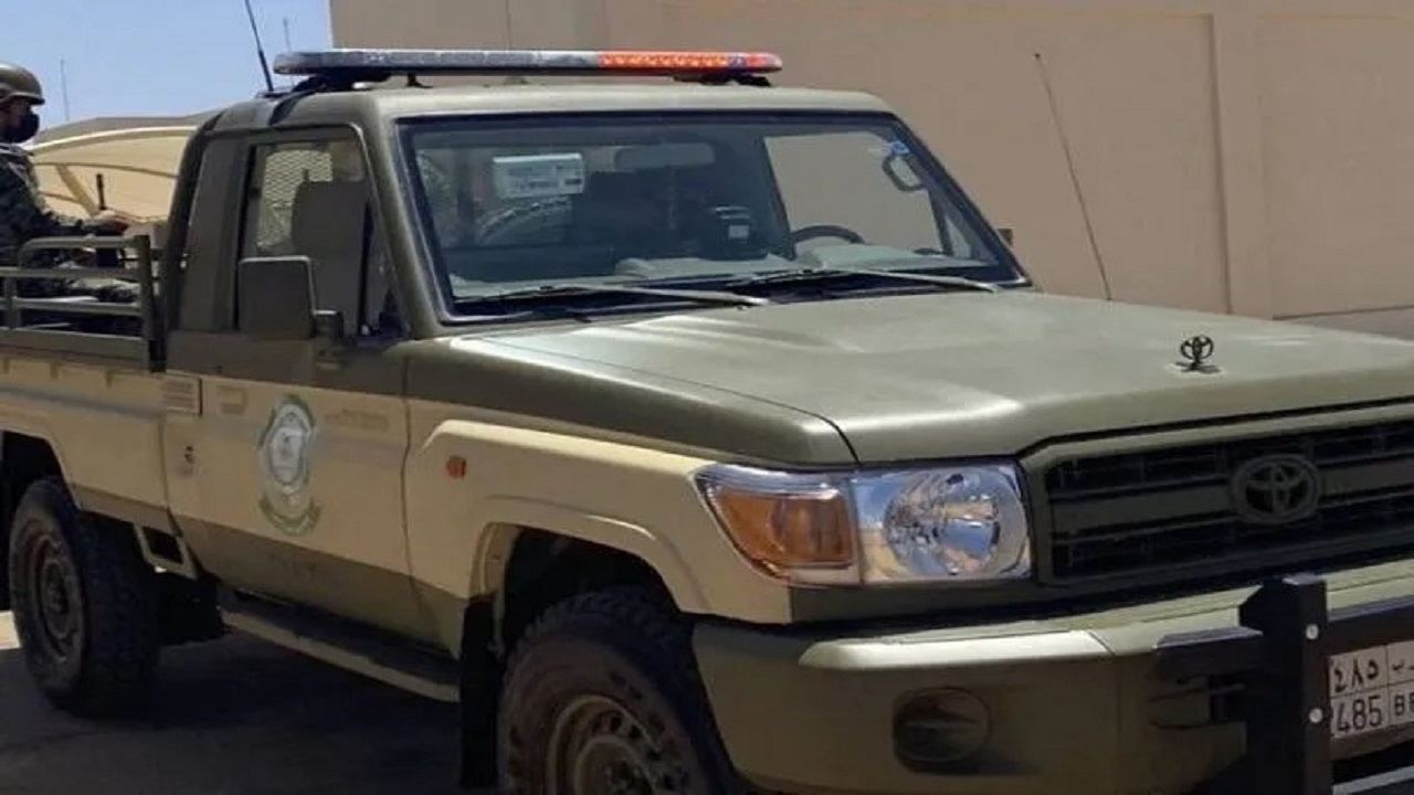 ضبط مواطن نقل بمركبة يقودها 10 مخالفين في العيدابي