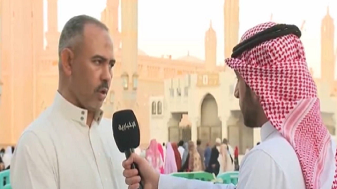 بالفيديو .. زائر للمسجد النبوي: أشعر بالرعشة عند سماع الأذان
