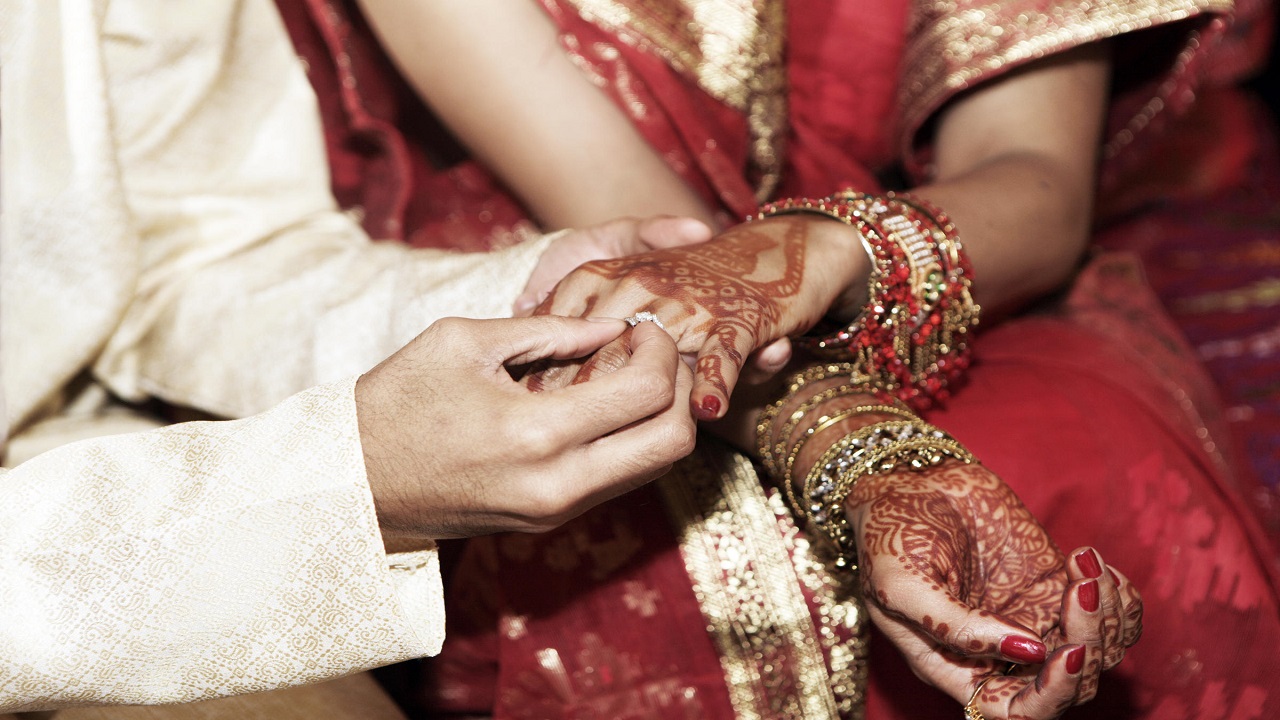 خلاف تافه يحول حفل زفاف لساحة حرب