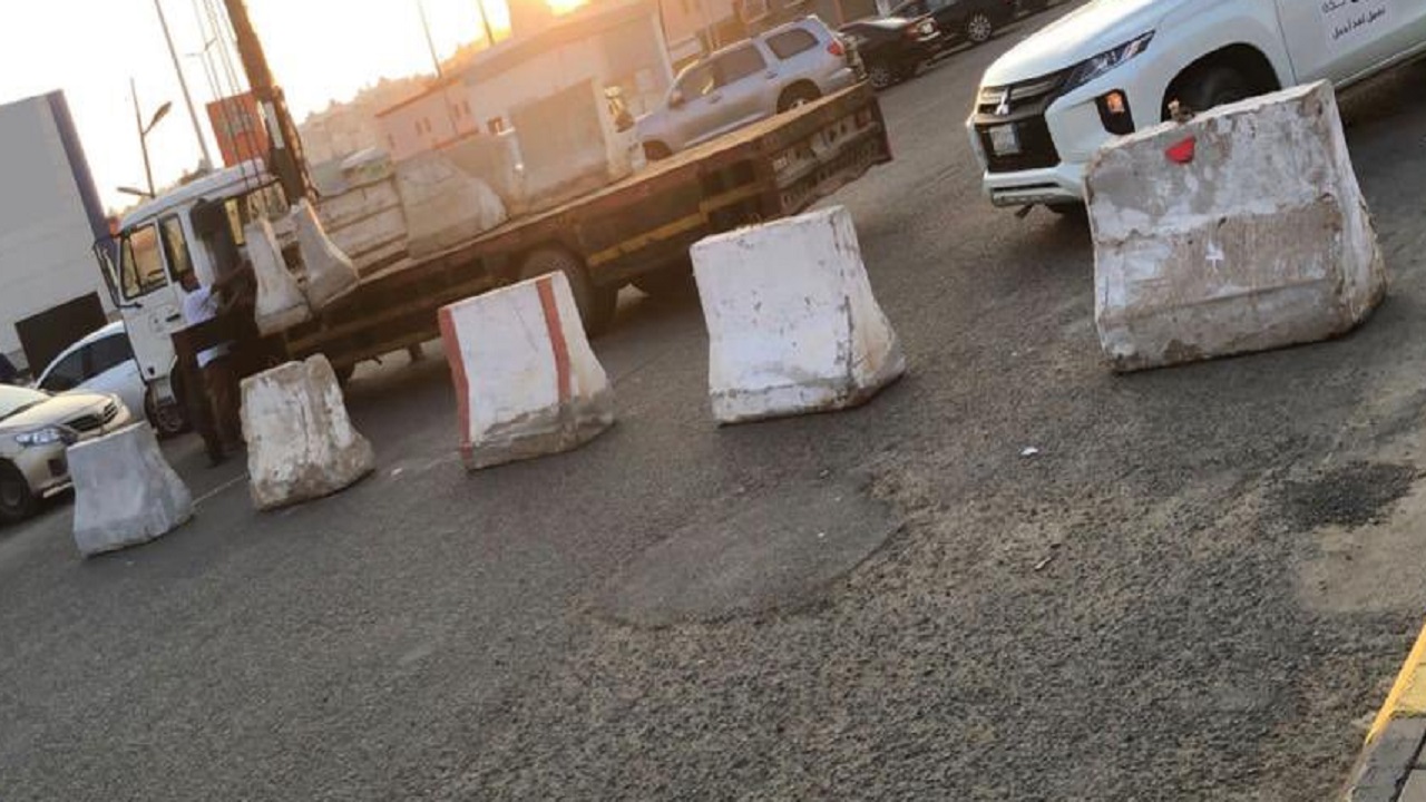 غلق مول تجاري بسبب عدة مخالفات بلدية في جدة