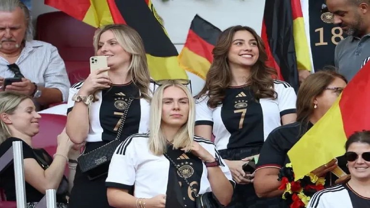 اتهام زوجات لاعبي منتخب ألمانيا باقصائهم من المونديال