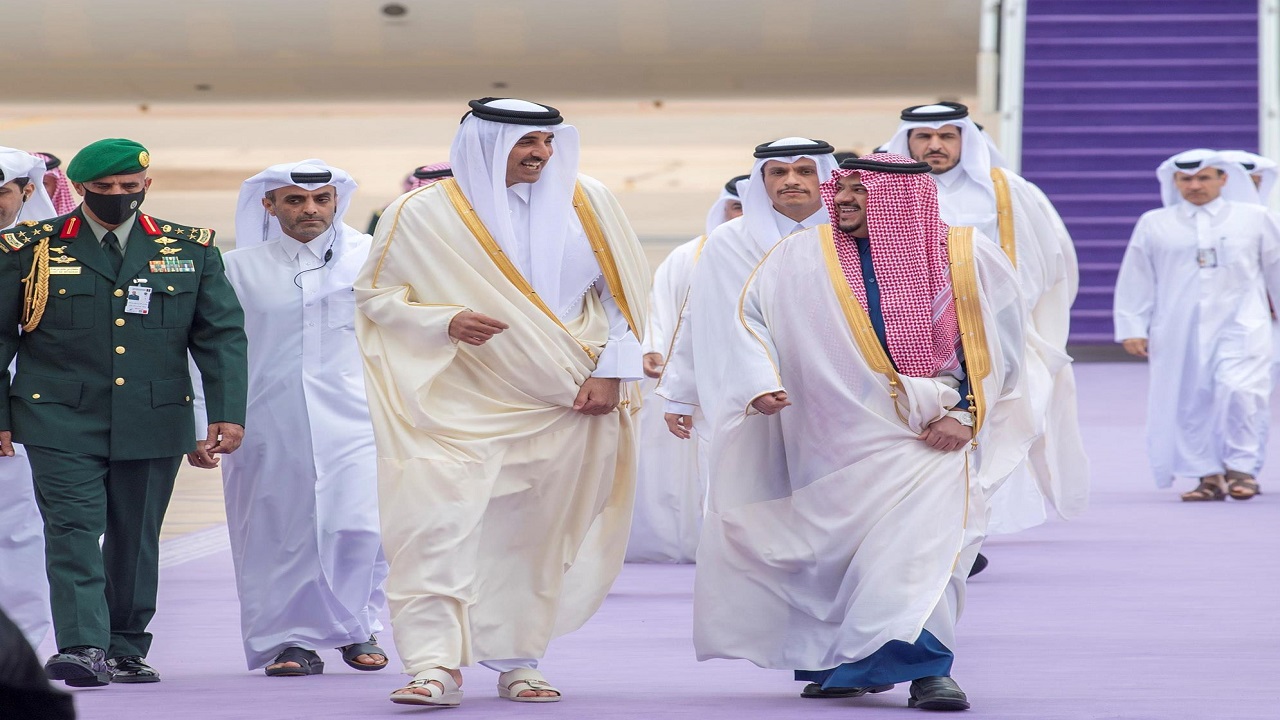 بالفيديو والصور.. وصول أمير دولة قطر إلى الرياض للمشاركة في القمتين الخليجية والعربية