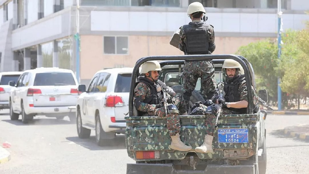 مقتل وإصابة 6 جنود باليمن إثر هجوم على قافلة لبعثة دولية