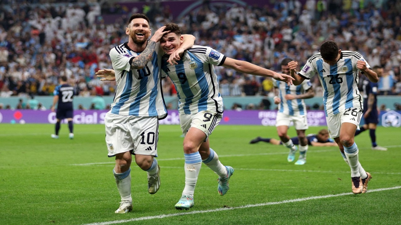 بالفيديو .. الأرجنتين تتأهل لنهائي كأس العالم
