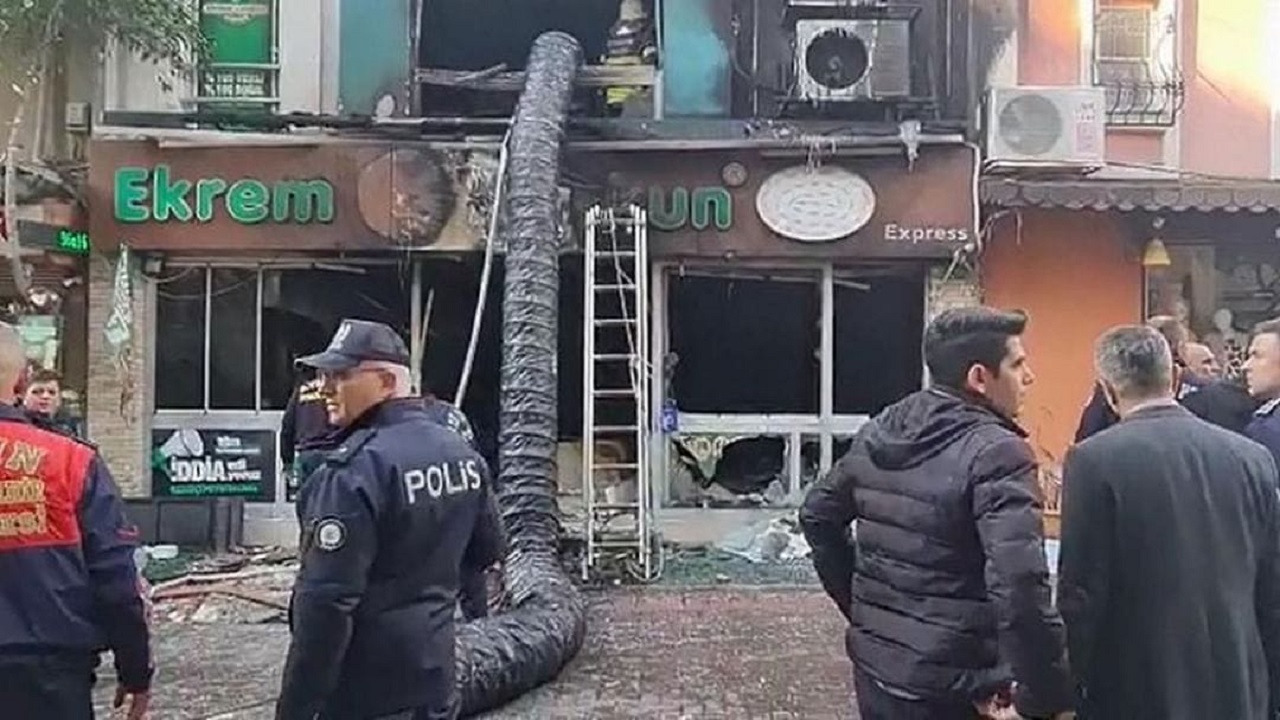 بينهم 3 أطفال.. مصرع 7 أشخاص إثر انفجار بمطعم في تركيا