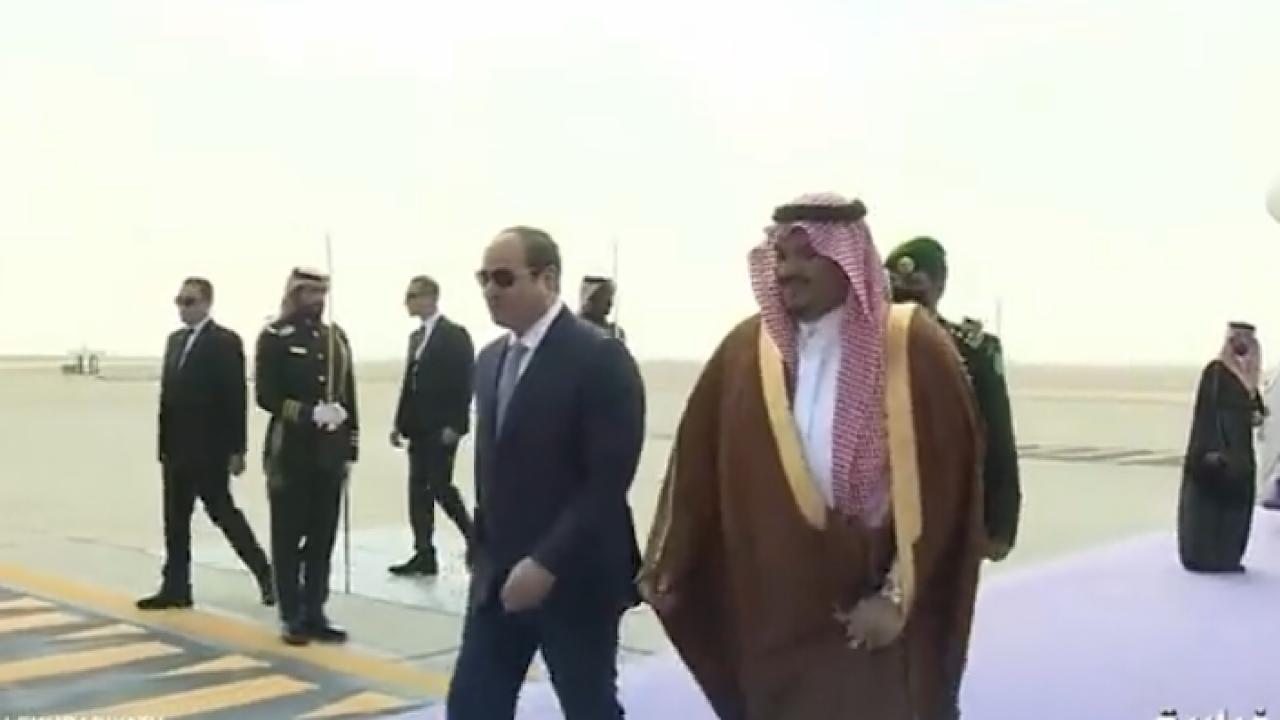 بالفيديو.. الرئيس المصري يصل إلى الرياض للمشاركة في القمة الخليجية الصينية