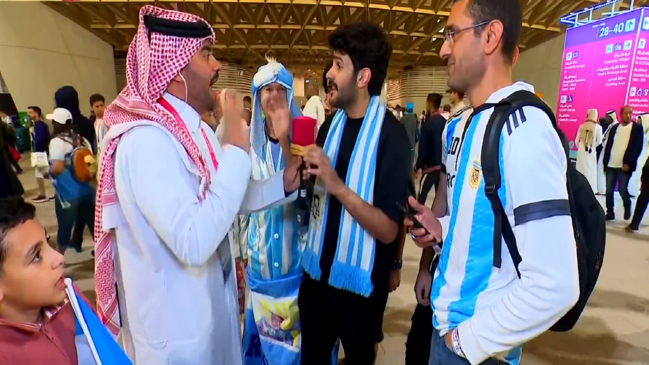 بالفيديو .. مواطن في قطر: بعت سيارتي لمشاهدة ميسي يتوج بكأس العالم