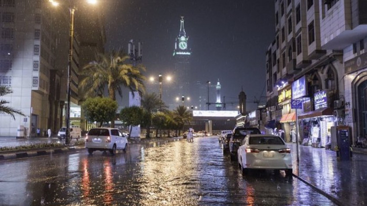 &#8220;الدفاع المدني&#8221; يحذّر من أمطار غزيرة تضرب 16 محافظة بمكة المكرمة