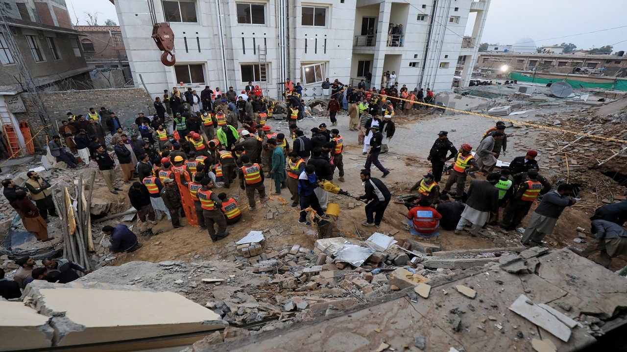ارتفاع حصيلة ضحايا تفجير مسجد باكستان لـ61 قتيلا و150 جريحا