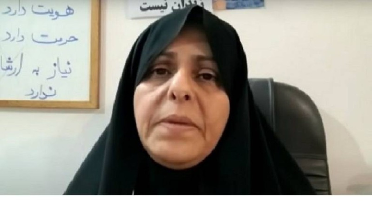 السجن لناشطة إيرانية بتهمة إهانة خامنئي